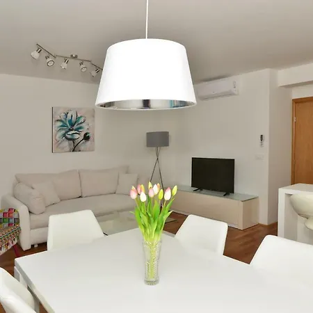Dominik Apartment Makarska