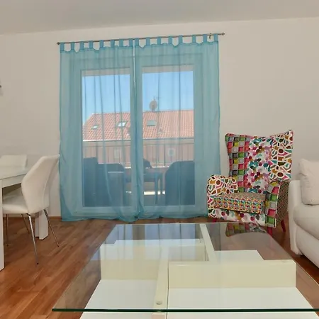 Apartment Dominik *